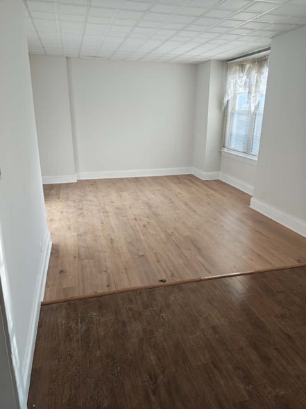 Building Photo - 411 Brook St