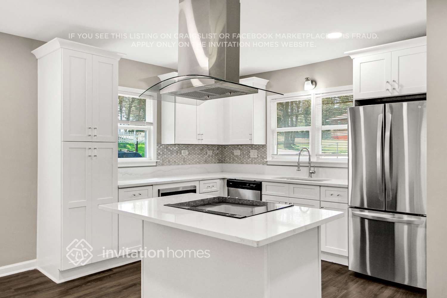 Building Photo - 2122 Holly Hill Dr