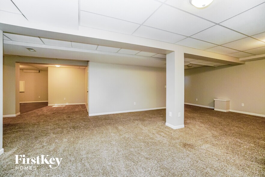 Building Photo - 714 Keltoncrest Dr