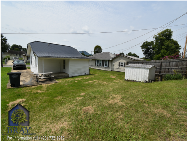 Building Photo - 1358 Willow St