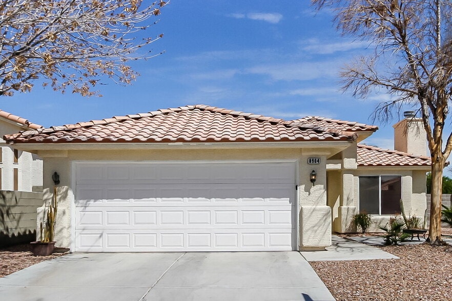 Primary Photo - 8904 Dolente Ave