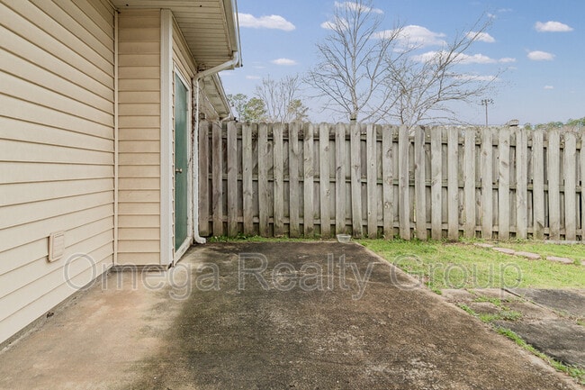 Building Photo - 1434 Amberley Woods Cv