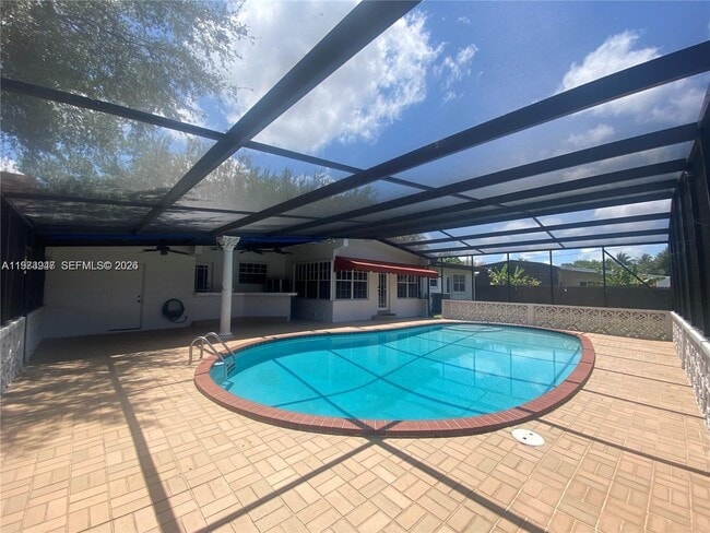 Building Photo - 700 Curtiss Pkwy