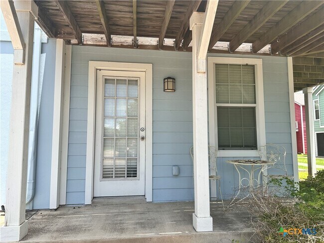 Building Photo - 264 Trestle Tree