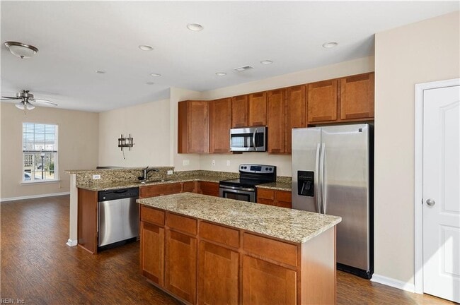 Building Photo - 4956 Almandine Ave