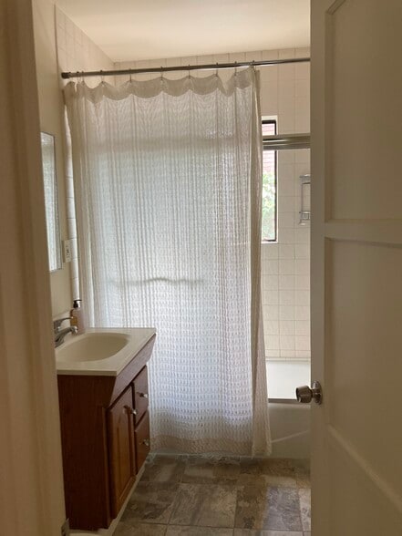 Building Photo - 805 Coeur D Alene Ave