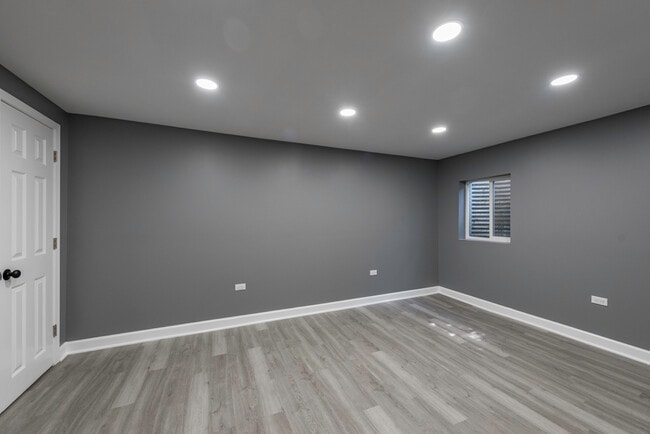 Building Photo - 2131 Prospect Ave