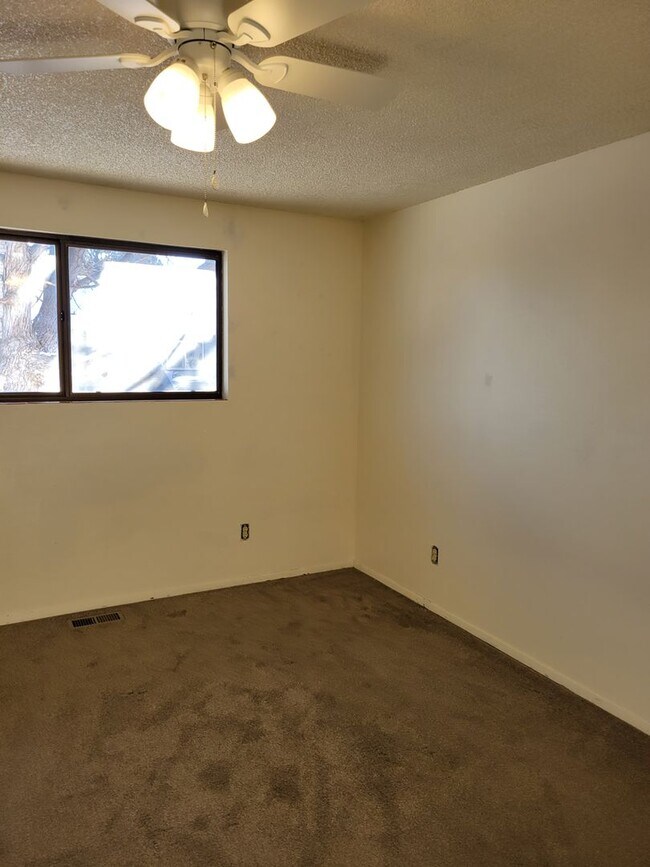 Building Photo - Coming Soon! 4 bedroom 2 bath