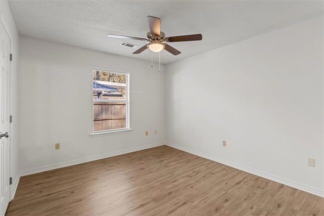 Building Photo - 212 Beech St