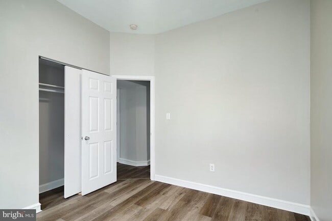 Building Photo - 525 Wolf St