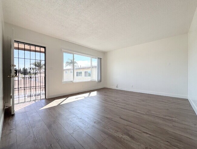 Building Photo - 820 Oakwood St