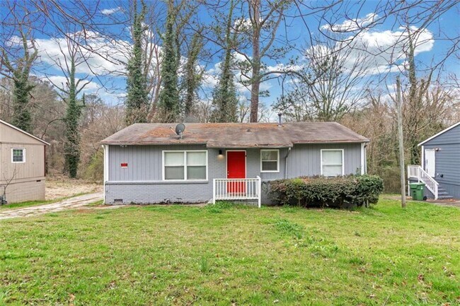Building Photo - 2290 Swallow Cir SE