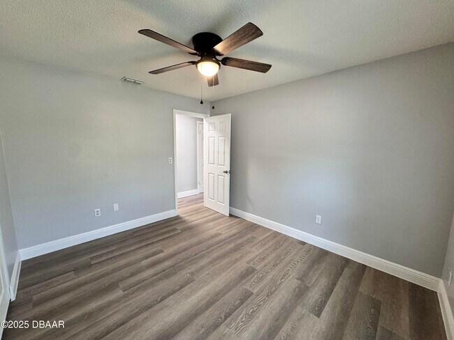 Building Photo - 704 Boston Ct