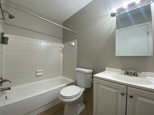 Building Photo - 2 bedroom townhome in Dublin Schools