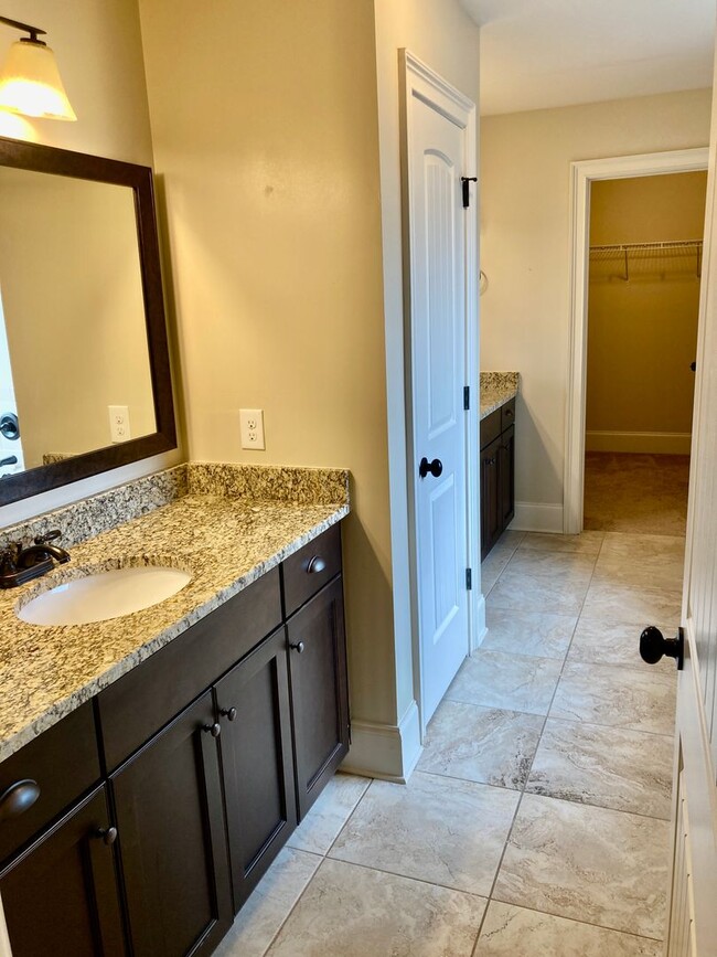 Building Photo - 8758 Crenshaw Dr