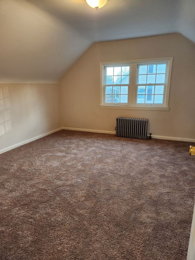 Building Photo - 344 Woodland View Dr