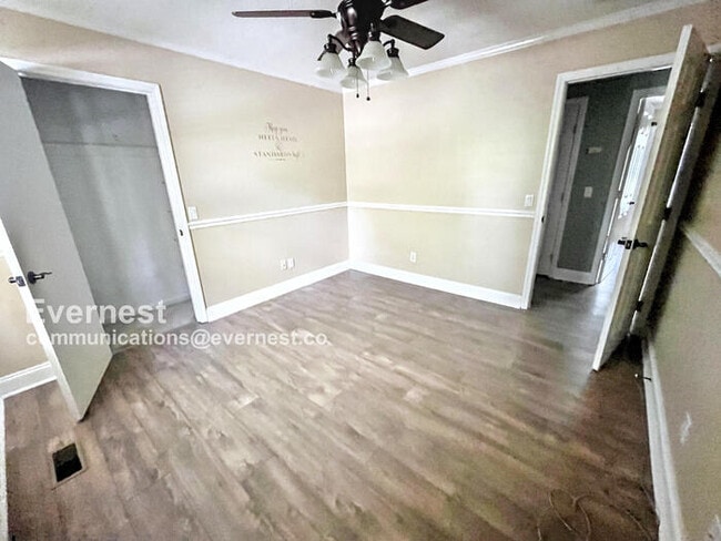 Building Photo - 5438 Village Garden Dr