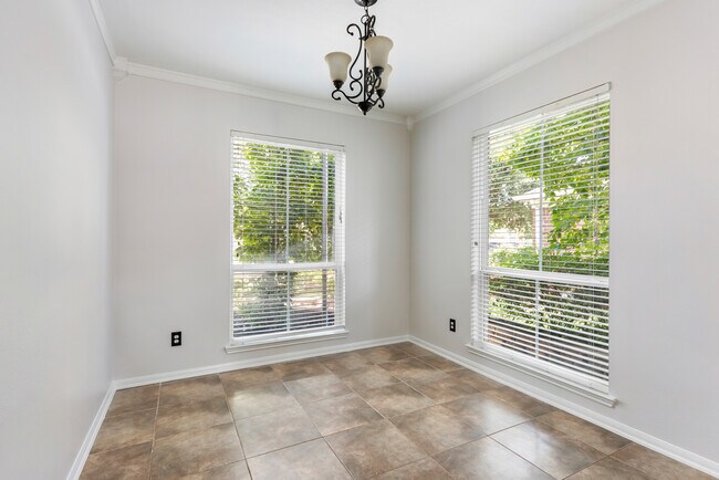 Building Photo - 9960 Cassowary Dr