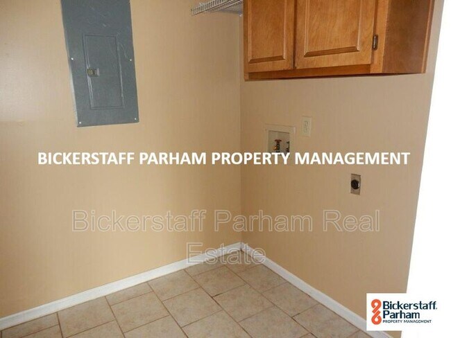 Building Photo - 7475 Mossdale Way