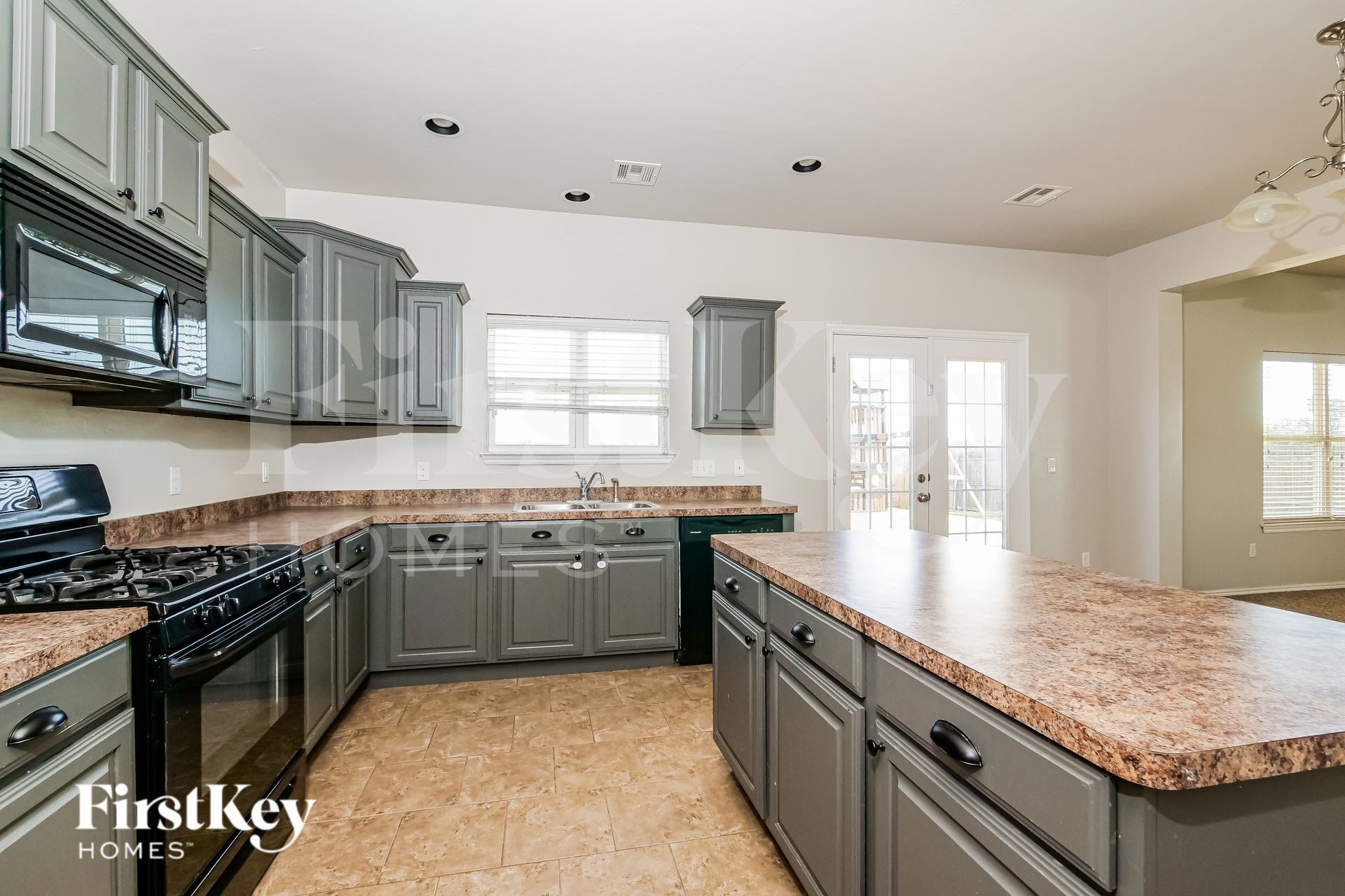 Building Photo - 7212 Meadow Lake Dr