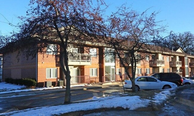 Building Photo - 4010 University