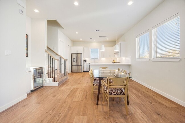 Building Photo - 6302 Chelsea Falls Ln