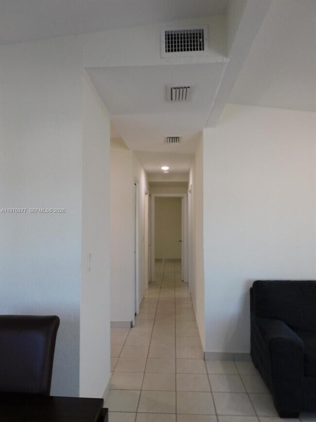 Building Photo - 620 NW 58th Ct