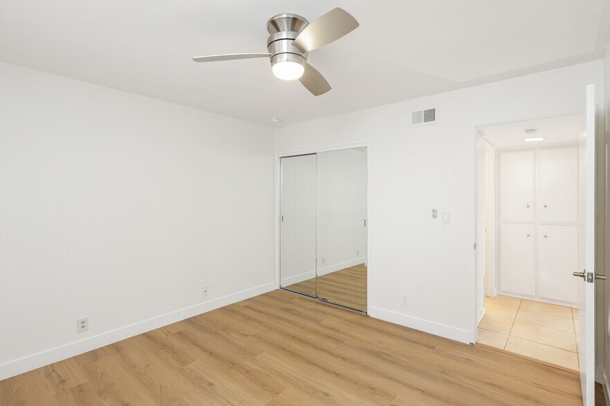 Building Photo - 216 W Escalones