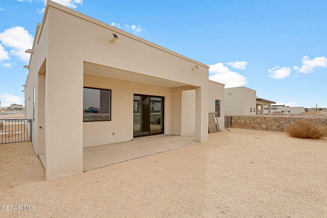 Building Photo - 921 Ada Ln