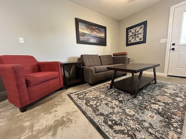 Building Photo - 110 W Main St