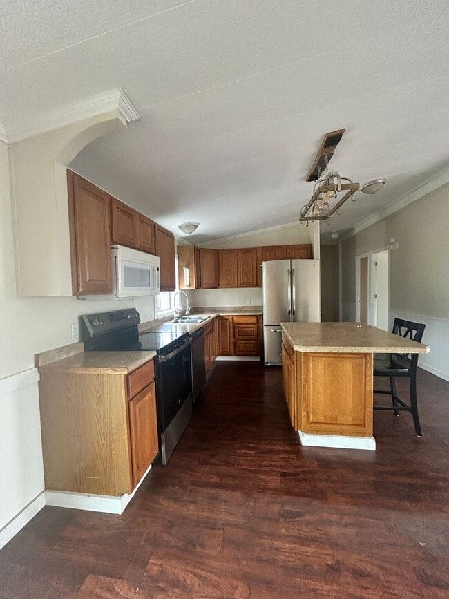 Building Photo - 3 bed 2 bath Home in Hamilton