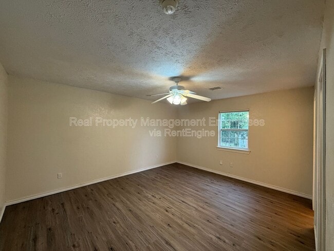 Building Photo - 5417 NW 46th Terrace