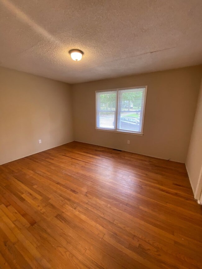 Building Photo - 106 Cantrell Dr