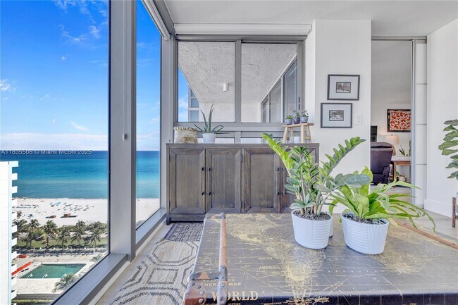 Building Photo - 2655 Collins Ave