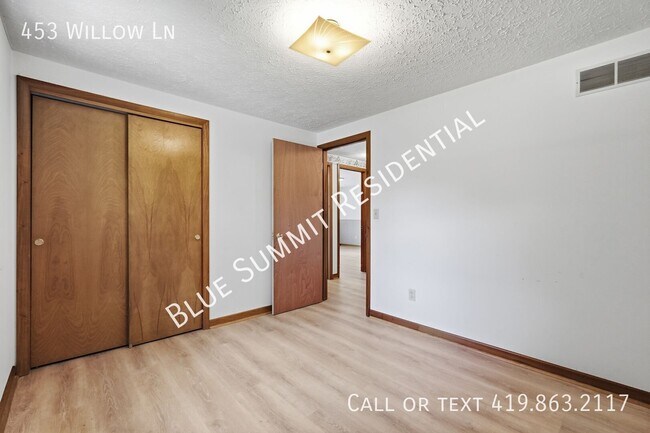 Building Photo - 453 Willow Ln