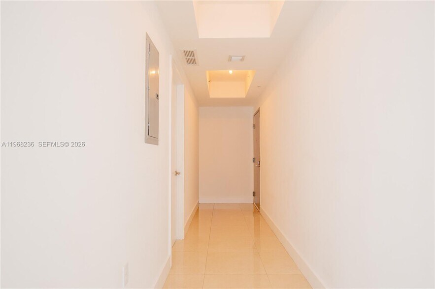 Building Photo - 201 SW 17th Rd