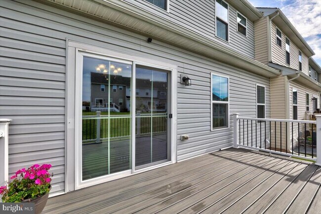 Building Photo - 1050 Moscariello Ln