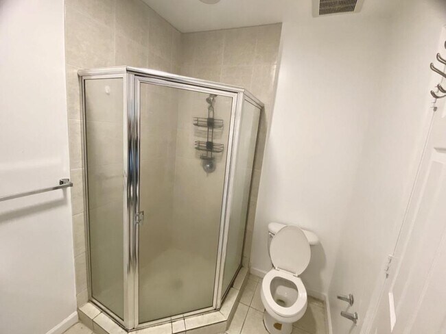 Building Photo - 820 NW 2nd Ave