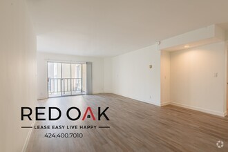 Building Photo - Spacious and Sunlit One Bedroom with Priva...