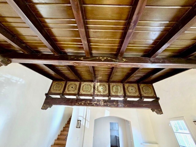 Living room ceiling - 616 N Orange Dr