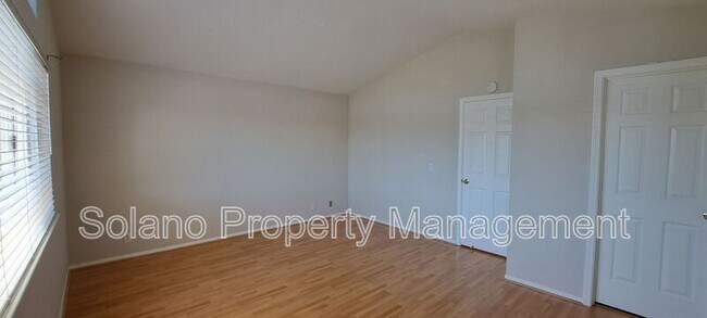 Building Photo - 320 Stamper Cir