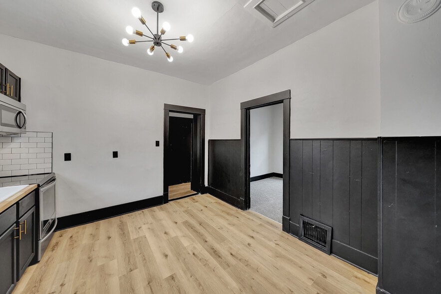 Building Photo - 705 New Hampshire St