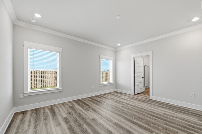 Building Photo - 1085 Hayward Lp