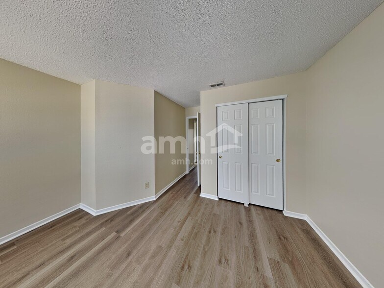 Building Photo - 2940 Hearthside Dr