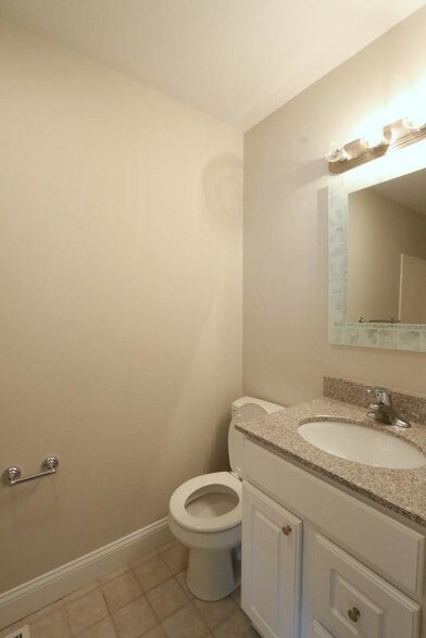 Building Photo - 38 Medford St
