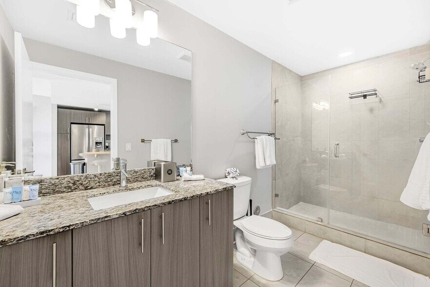 Building Photo - 5350 NW 84th Ave