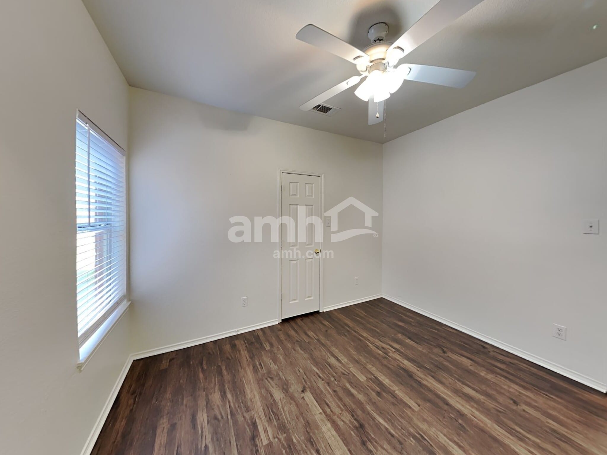 Building Photo - 202 Bob White Dr