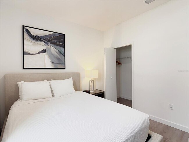 Building Photo - 332 Famagusta Dr