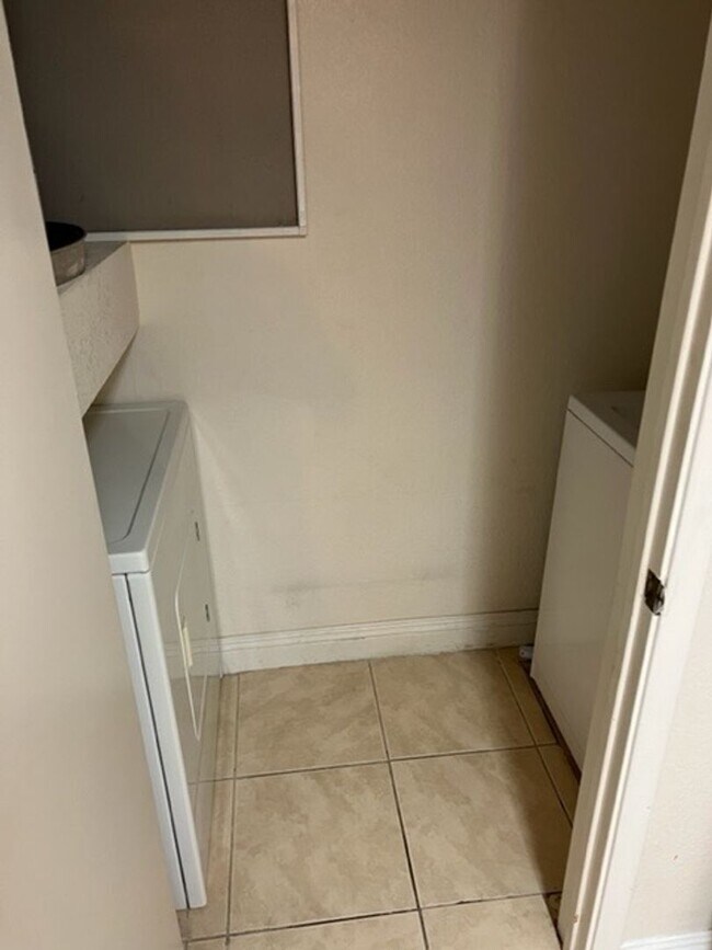 Building Photo - 1 Bedroom Unit Located in Copper Palms!
