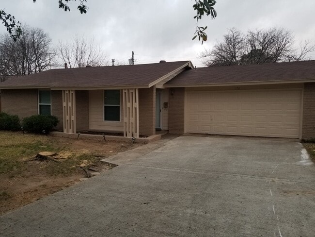 Building Photo - 3711 Stafford St